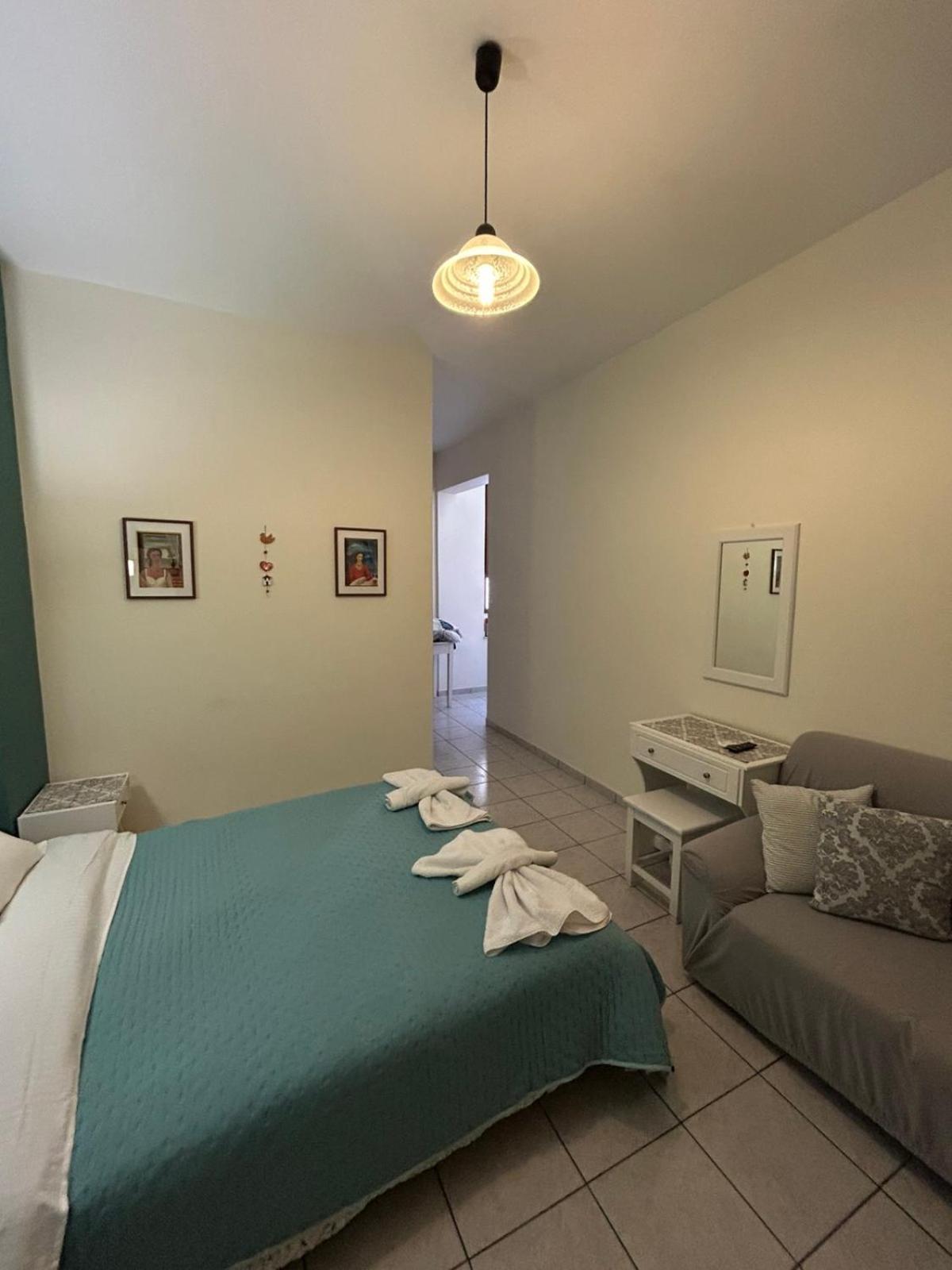 Roxani Studios-Apartments Петра Экстерьер фото
